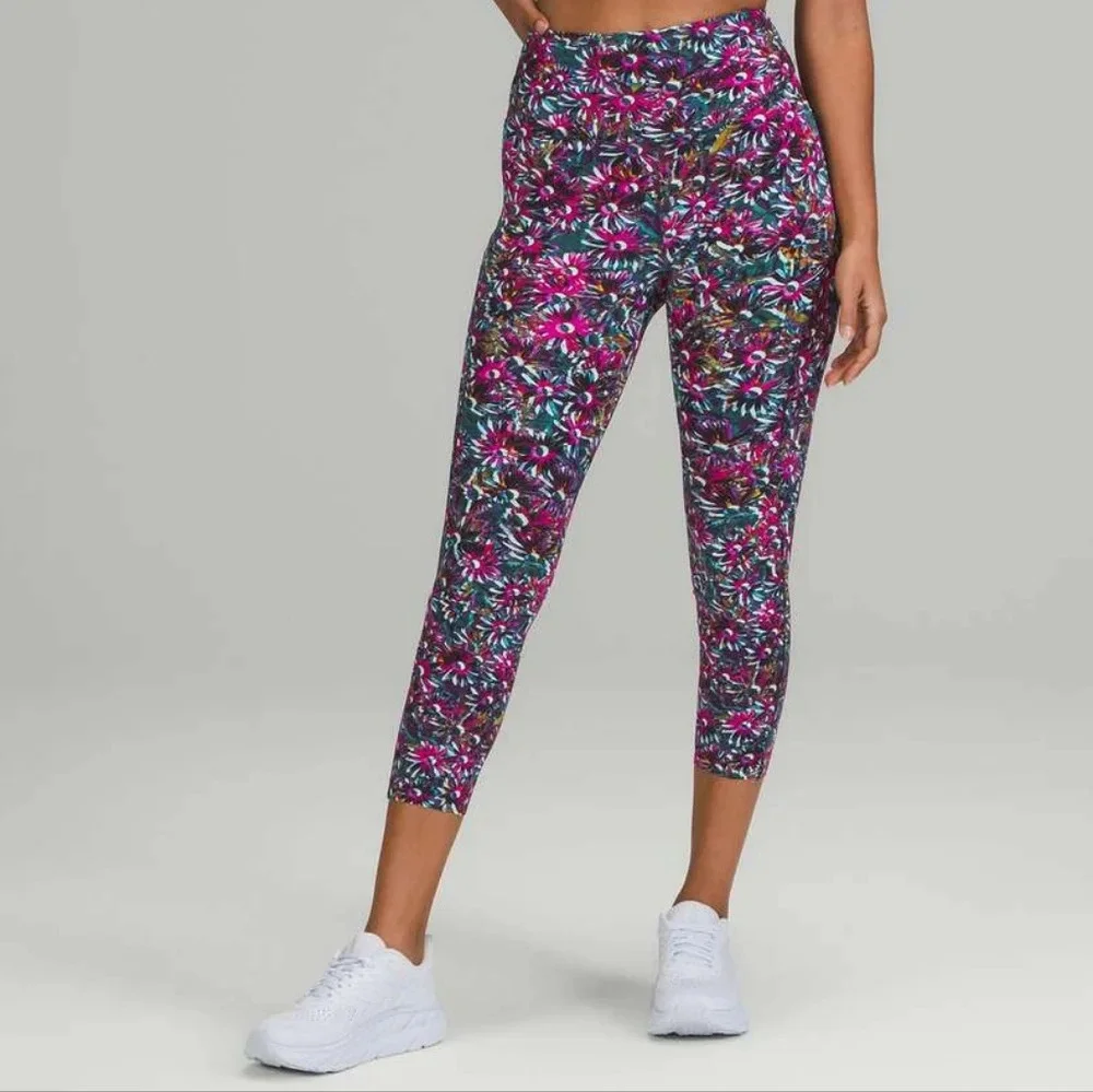 Lululemon Base Pace High-Rise Crop 23